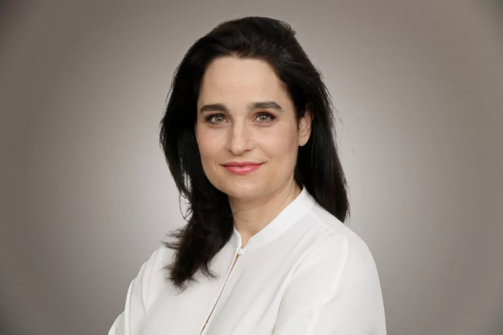 Dr Yael Adler